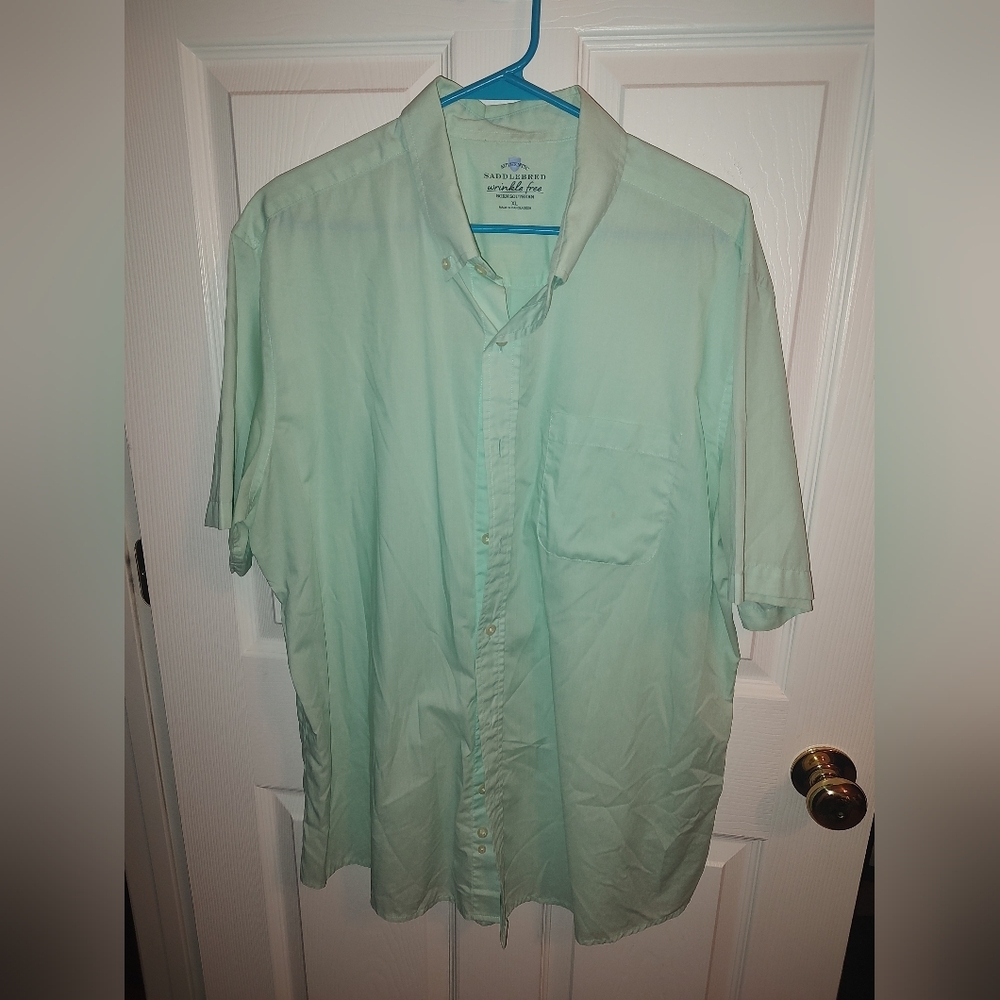 Men's Light Green Button-Up Shirt
